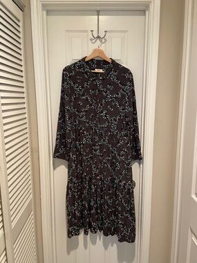 // Toast Dress - dark gray with blue and white florals